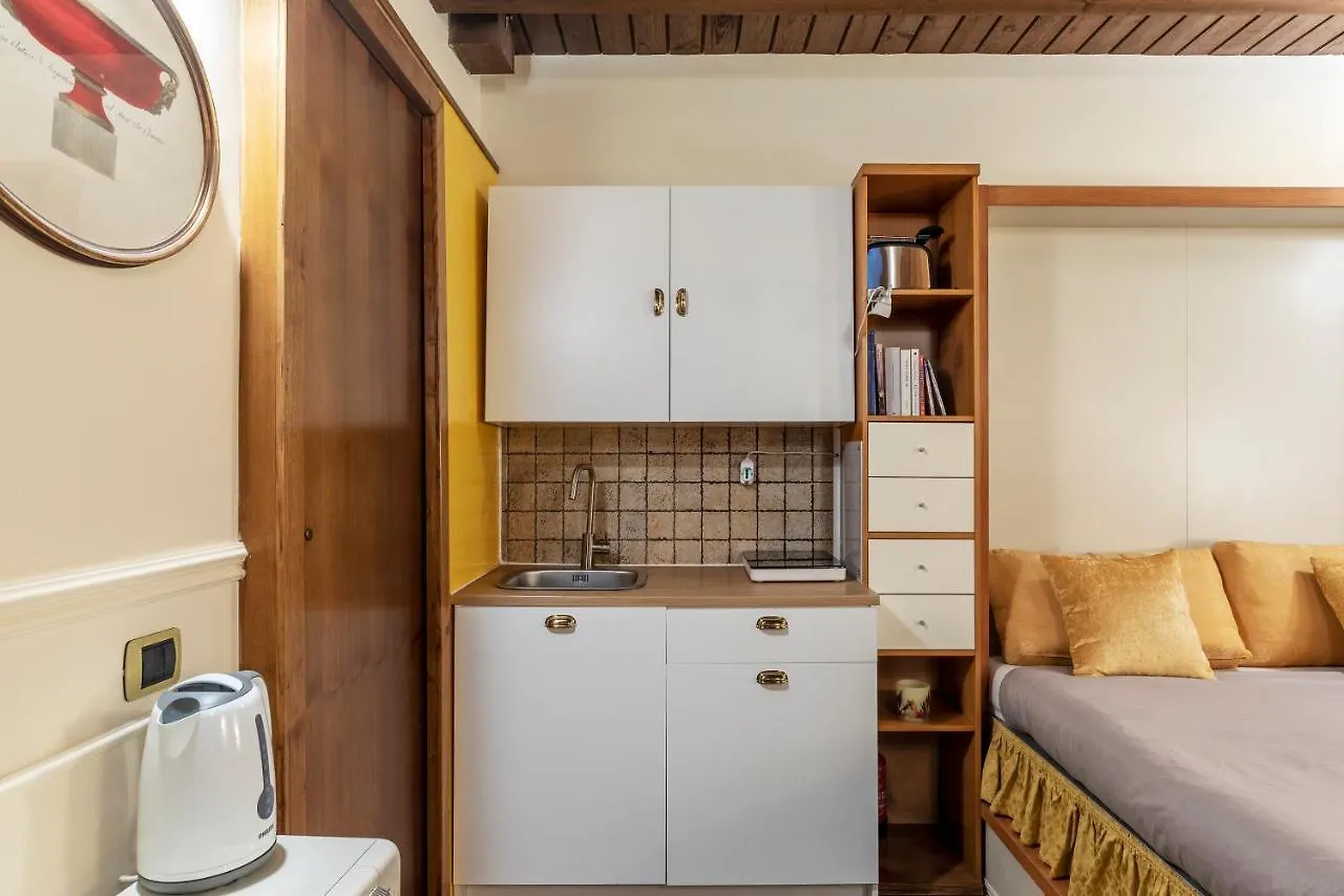 Piazza Navona Cozy And Central Studio Rom